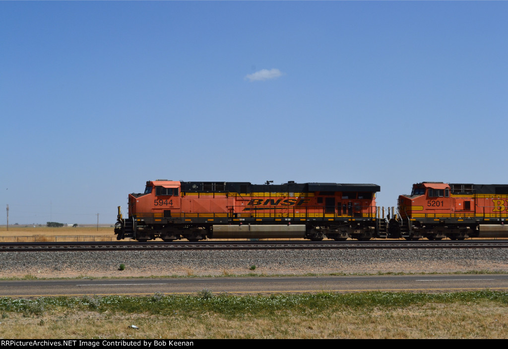 BNSF 5944